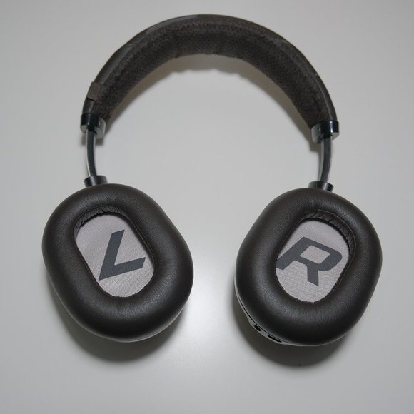 Plantronics BackBeat Pro 2 Wireless Over-ear Noise Cancelling Headphones - Picture 1 of 11